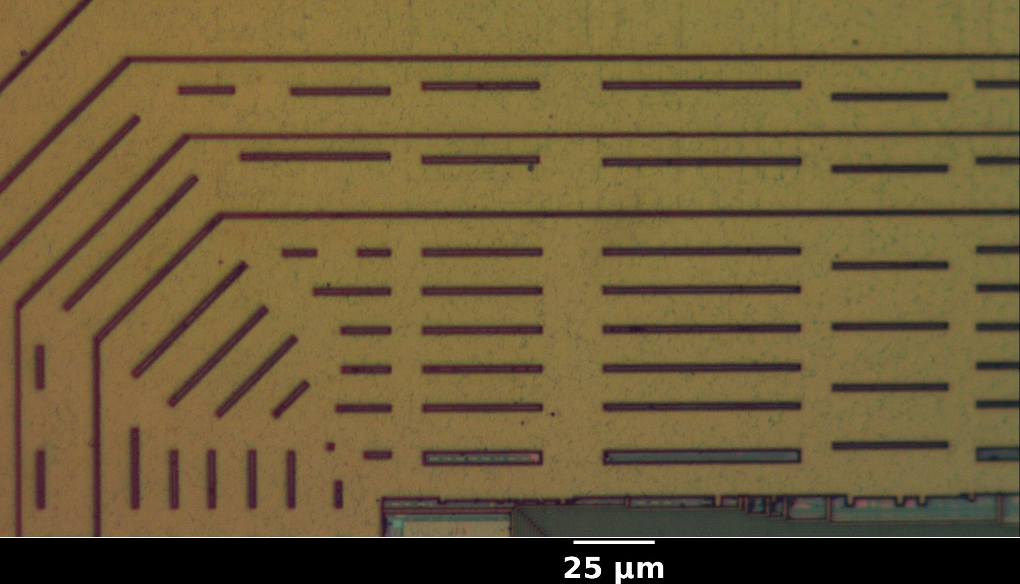 copper_power_rail.jpg copper_power_rail.jpg